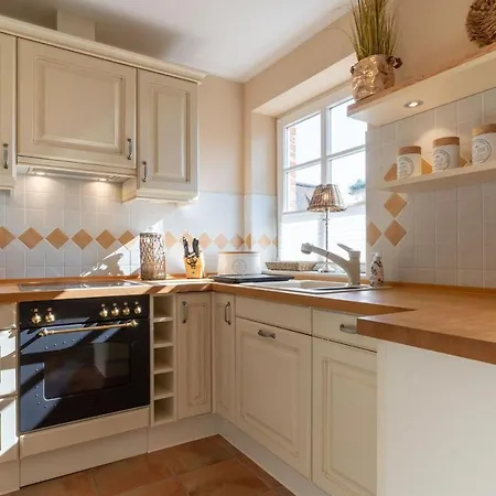 Reetdachhaus Meerzeit Reetdachhaus Meerzeit Feriehus *