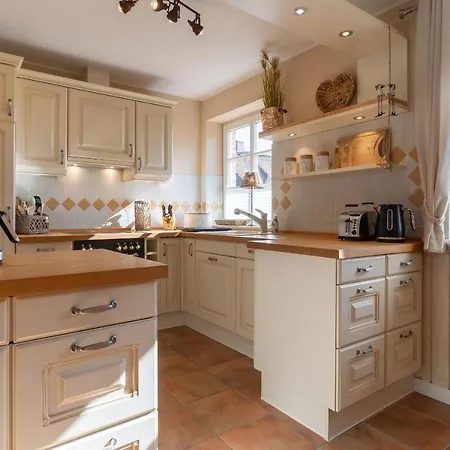 Reetdachhaus Meerzeit Reetdachhaus Meerzeit Feriehus *